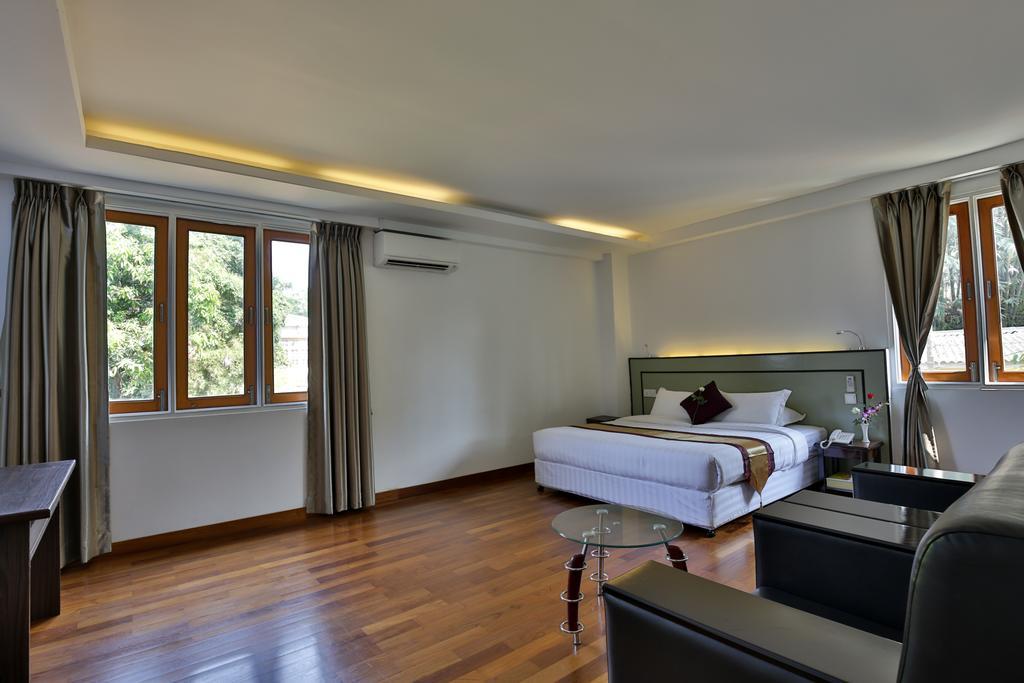 Sky View Hotel Yangon Exterior foto
