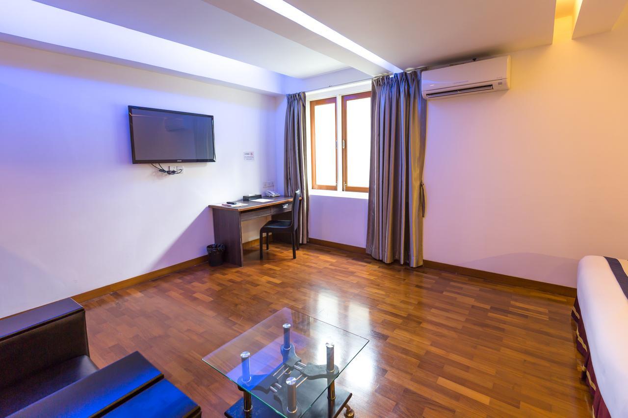 Sky View Hotel Yangon Exterior foto