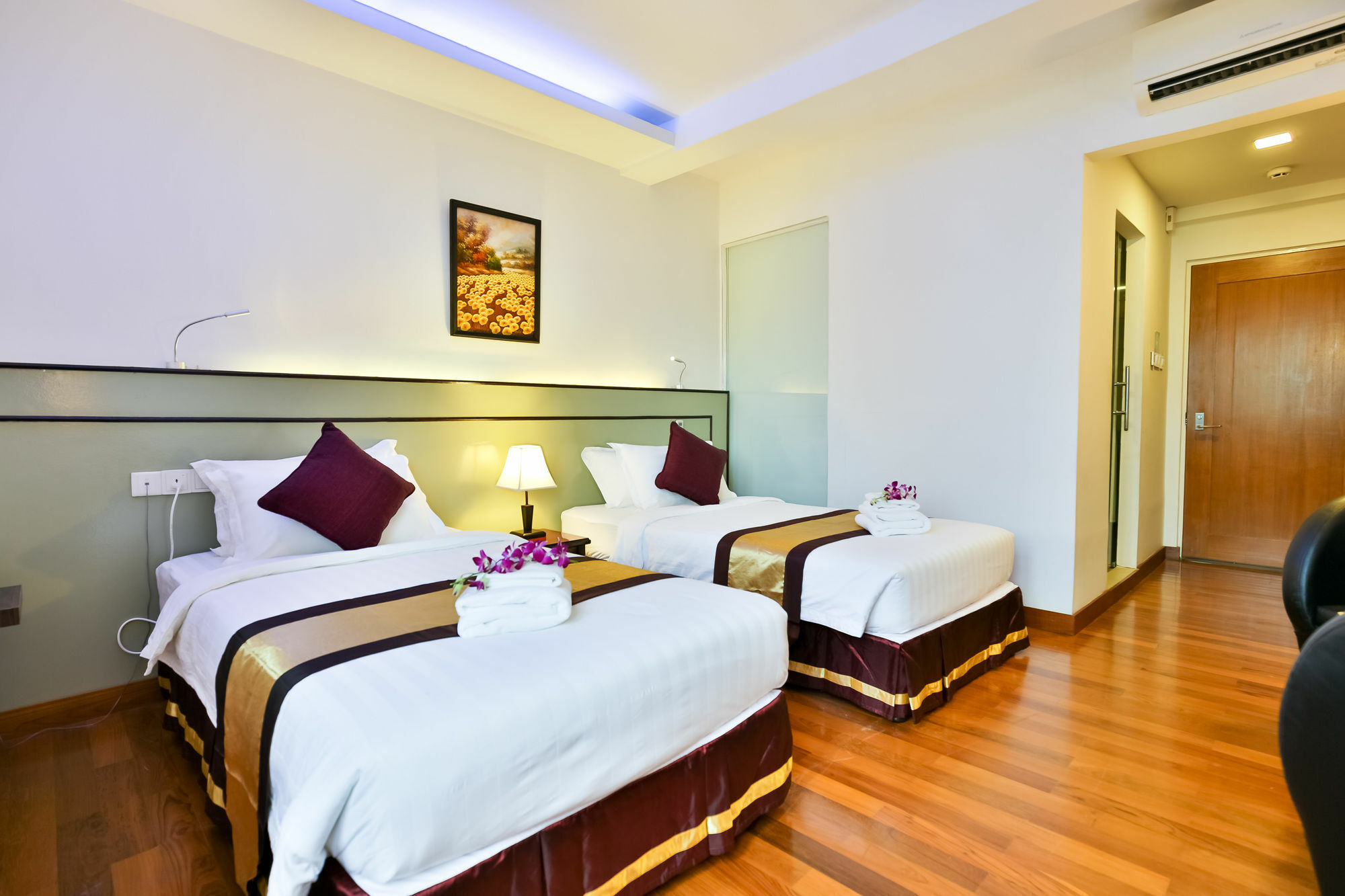 Sky View Hotel Yangon Exterior foto